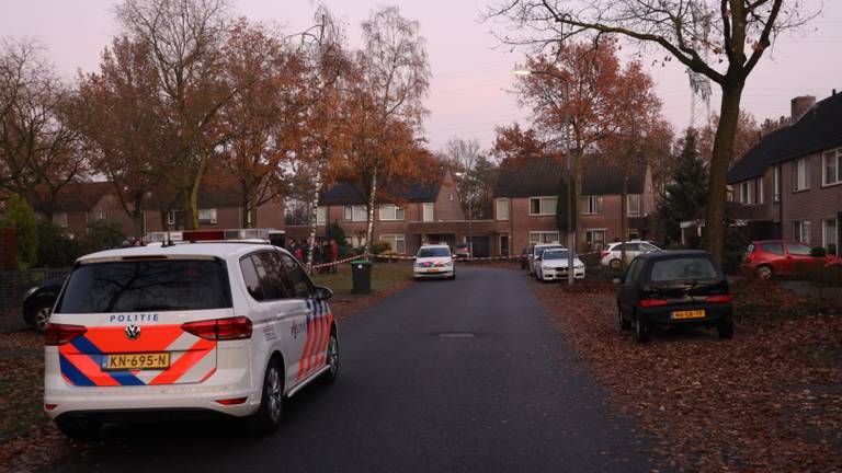 Op de Eikenwal in Uden werd een vrouw neergestoken. (Foto: Marco van den Broek/SQ Vision)