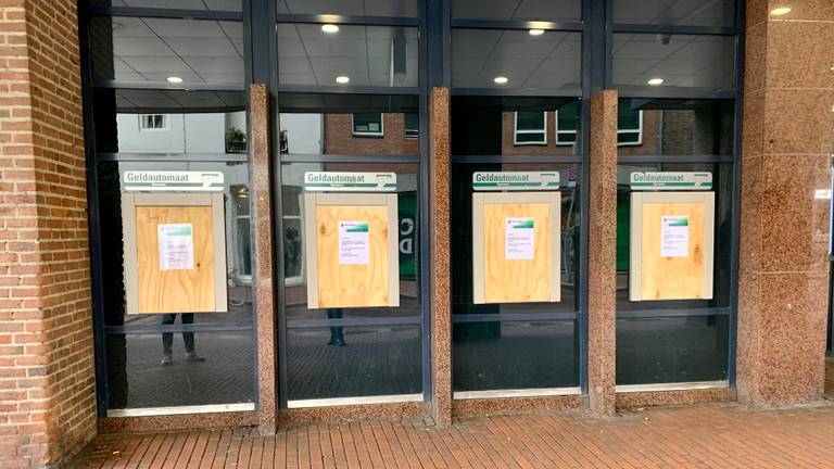 Gesloten pinautomaten in het Bossche centrum. (Foto: Youssef Zerrouk)