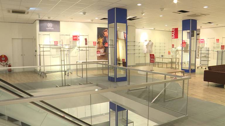 De winkel van Miller en Monroe staat leeg na het faillissement.