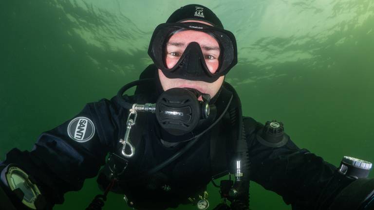 Nederlands Kampioen Onderwaterfotografie 2019 René Weterings in zijn favoriete habitat (Foto: René Weterings).