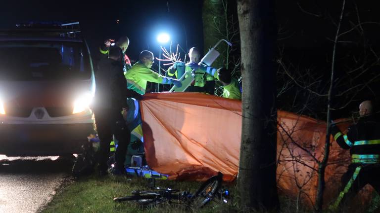 De fietsster werd aangereden op de Langendijk in Tilburg. (Foto: Jeroen Stuve)