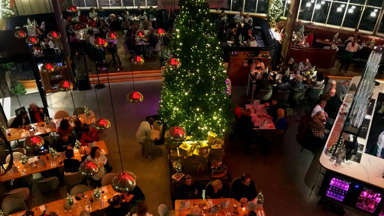 Eenzame Tilburgers ontmoeten elkaar op speciaal diner