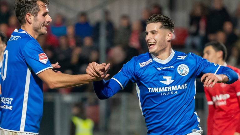 Ruben Rodrigues viert zijn doelpunt tegen Almere City (foto: OrangePictures).