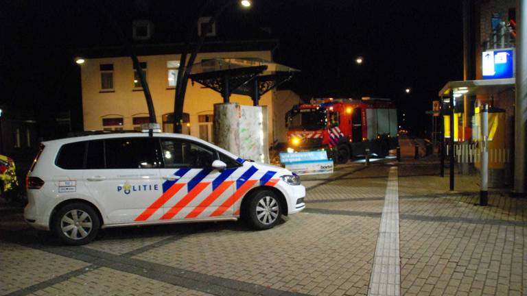 Hulpdiensten op het station van Boxtel. (Foto: Marie Fick/SQ Vision)