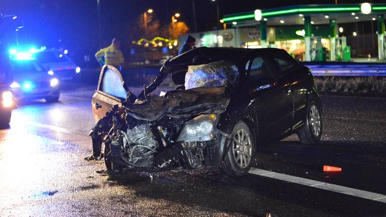 Het ongeluk bij Zegge gebeurde rond vijf uur vrijdagnacht. (Foto: Perry Roovers)