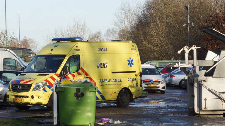 Ambulancepersoneel en politiemensen kwamen naar Droomgaard. (Foto: FPMB)