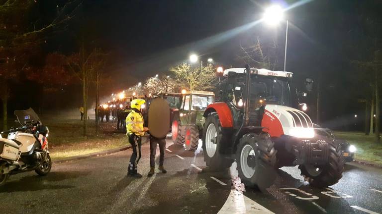 De politie haalde 16 boeren van de weg en gaf ze een boete. (Foto: Politie Oost-Brabant)