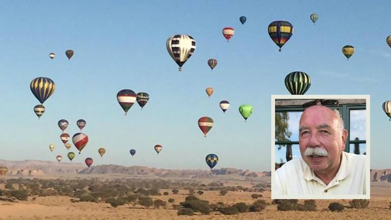 "We zijn hier een bezienswaardigheid", Hans is met zijn luchtballon in Saoedi-Arabië