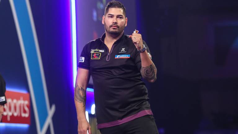 Jelle Klaasen kijkt uit naar nieuw dartsjaar (foto: HollandseHoogte).