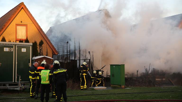 Grote uitslaande brand in huis Sint Willebrord. (foto: Christian Traets/SQ Vision Mediaprodukties).