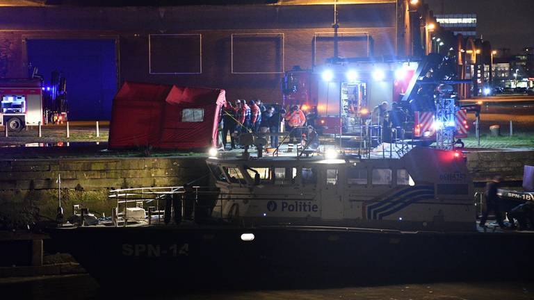 De politie heeft het lichaam van de vermiste Max Meijer uit het water gehaald. (Foto: ID/photo agency)