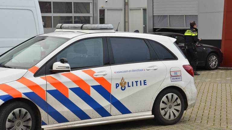 Bij een bedrijf aan de Van de Reijtstraat in Breda is zondagochtend rond half negen een ramkraak gepleegd. Foto: Perry Roovers