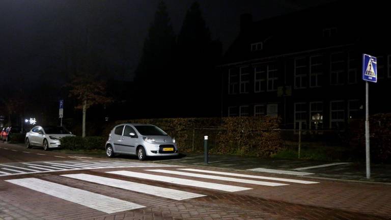 Het zebrapad waar de vrouw werd aangereden (foto: Bart Meesters / Meesters Multi Media).