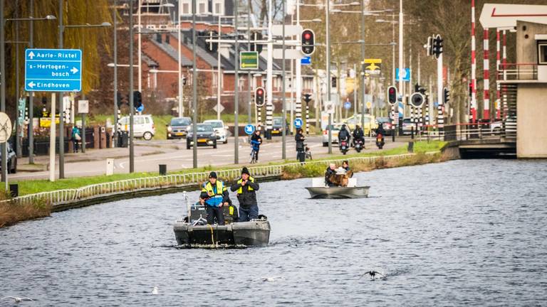 De hulpdiensten zochten woensdag naar Flynn (Foto: SQ Vision).