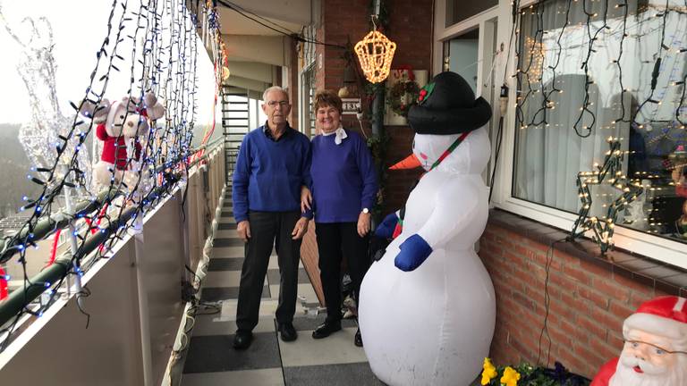 Het huis van Peter en Lenie was dit jaar voor de allerlaatste keer uitbundig versierd tijdens de feestdagen.