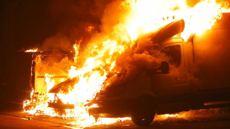 De bestelbussen waren naast elkaar geparkeerd. (Foto: Gabor Heeres/SQ Vision)