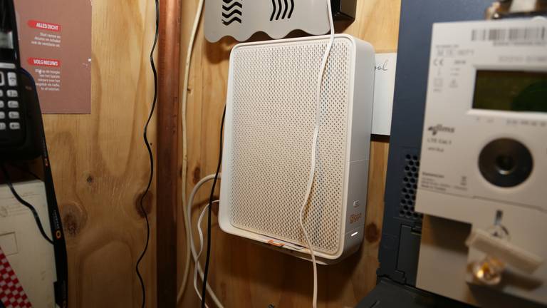 Een router van vodafone Ziggo die internet in huis brengt (archieffoto: Karin Kamp).