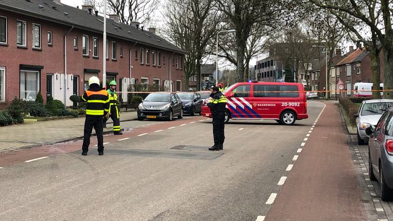 Straat is afgezet bij een gaslek in Tilburg (foto: Raymond Merkx/Omroep Brabant)