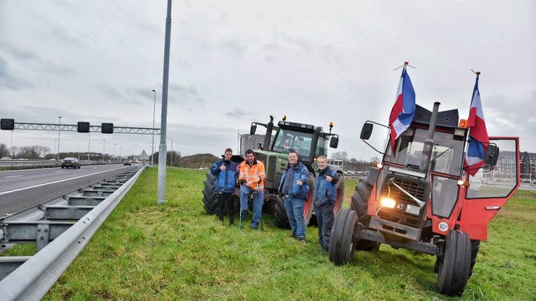 Een kleinschalig boerenprotest op maandag naast de A58. (Archieffoto: Toby de Kort/De Kort Media)