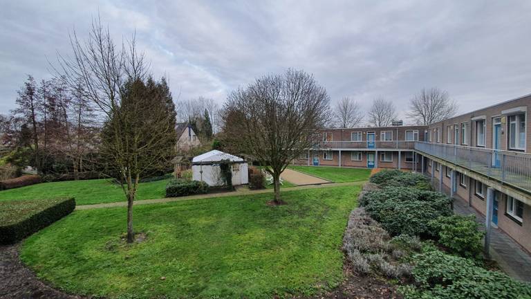 Peters Hofje in de binnentuin van appartementencomplex de Hofstad in Waalwijk