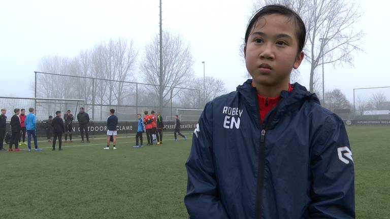 Eva Nguyen na de training bij BSV Boeimeer in Breda. (foto: Raoul Cartens)