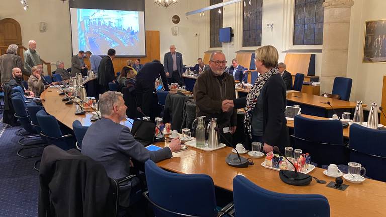 De raadzaal van Bergen op Zoom tijdens het debat