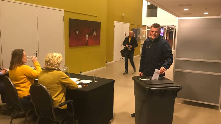 Eén van de vele deelnemers aan de inwonersraadpleging in de gemeente Mill en Sint Hubert (foto: Lieke Vogels).