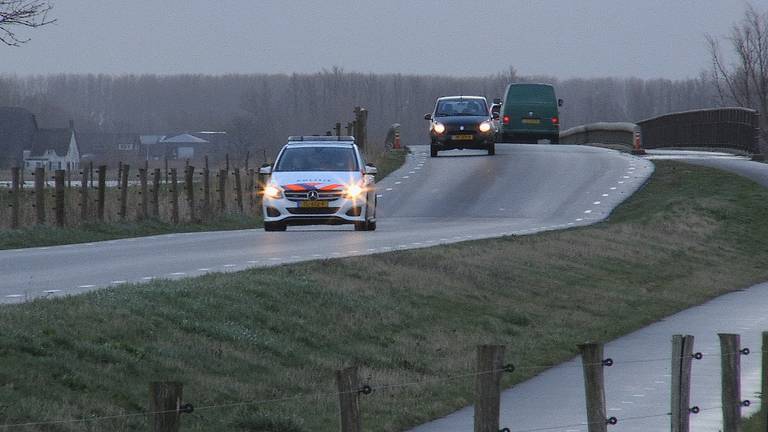 Politie en Staatsbosbeheer surveilleren extra in Biesbosch om gevluchte dieren te beschermen