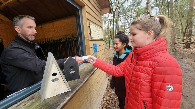 Gratis klimmen bij Klimrijk en de processierups bestrijden? Betaal met een vogelhuisje