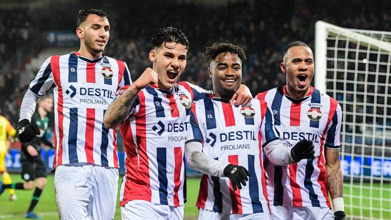 Vreugde bij Willem II na de openingstreffer tegen FC Groningen (foto: Hollandse Hoogte).