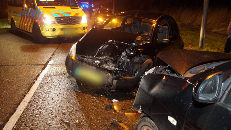 Frontale botsing A59 Drunen (Foto: FPMB)