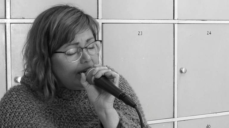 Nadja zingt liedjes op aanvraag