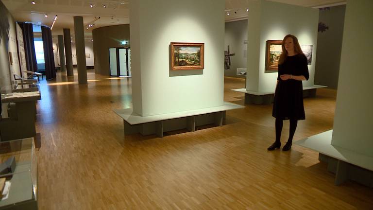 Directeur Marianne Splint in een leeg Museum Helmond (foto: Jos Verkuijlen).