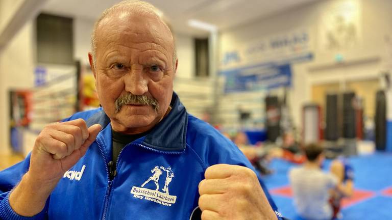 Bokscoach Riny (74) niet uit de ring te slaan (foto: Jan Peels).