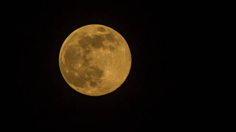 Supermaan boven Brabant (foto: Ab Donker)