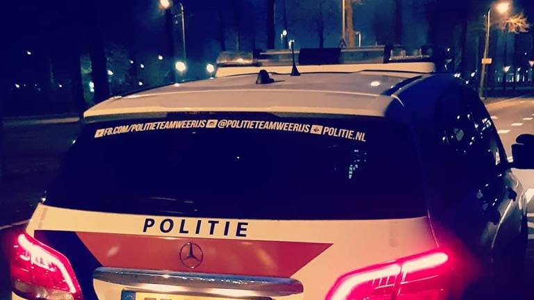 De politie controleerde in Etten-Leur of mesnen zich hielden aan de coronavoorschriften (foto: Facebook politie Weerijs).