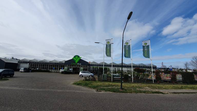 12:00: Begin van de dag bij Groenrijk in Geldrop. Toch is de parkeerplaats bijna leeg. (Foto: Lola Zopfi)