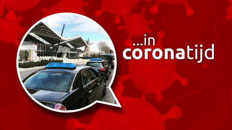 De taxi's van Taxi Tilburg bij het station (Foto: Mustafa Kaya).