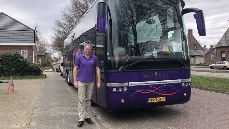 Noodkreet van touringcarbedrijf met één bus: 'Alleen maar annuleringen'