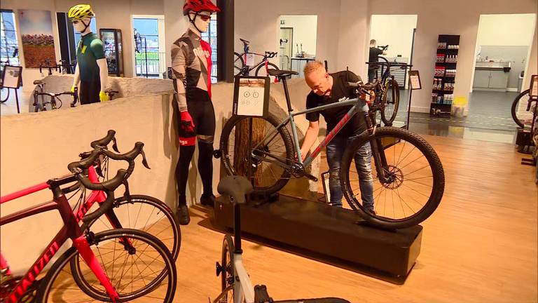 kam regeren Handelsmerk Mountainbikes en racefietsen zijn in trek: 'Fijn tijdverdrijf en nog gezond  ook' - Omroep Brabant