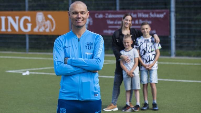 Patrick (links) met zijn gezin (foto: Tamara vd Linde).