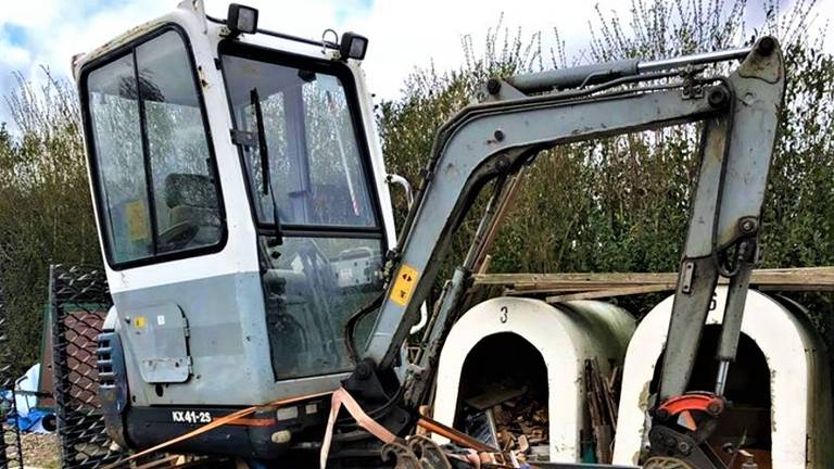 Zorginstelling baalt van brutale diefstal kraan en aanhanger