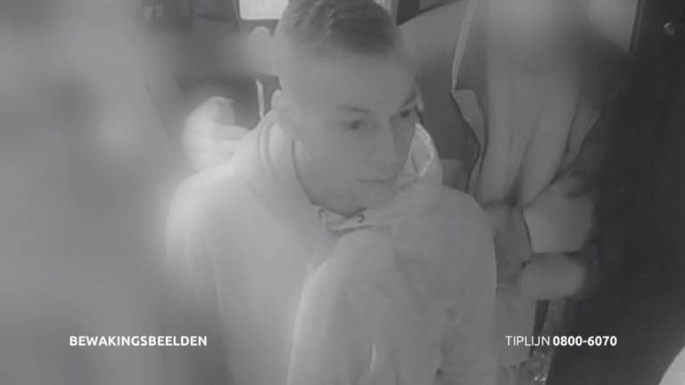 Wie herkent deze jongeman? (foto: politie).