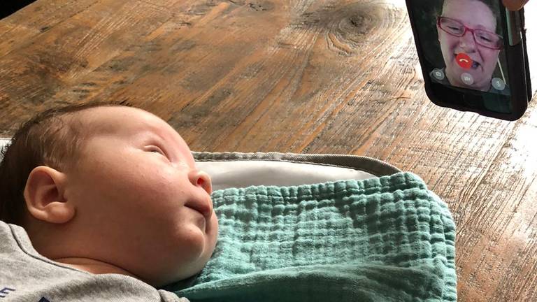 Amerikaanse Schoonouders Mogen Niet Op Bezoek Bij Eerste Kleinkind Niemand Wil Meedenken Omroep Brabant