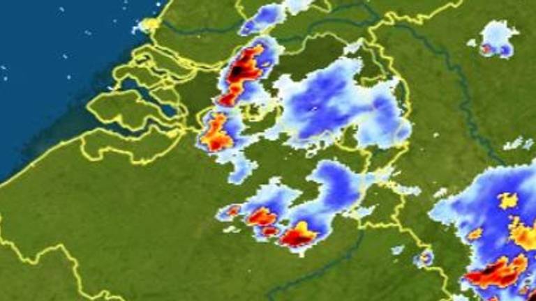 Het weer in Brabant dinsdagavond. (Foto: Weerplaza)