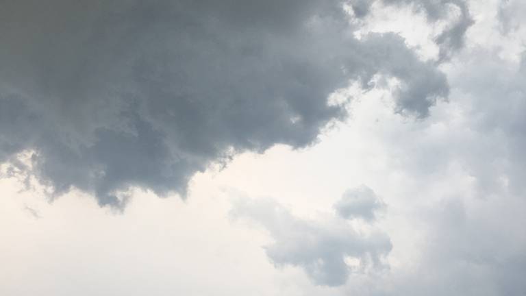 Donkere wolken boven Breda. (Foto: Joep Leijendekkers)