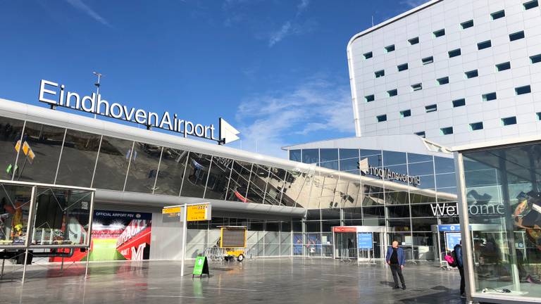 Het stil op Eindhoven Airport deze herftsvakantie (Foto: René van Hoof)