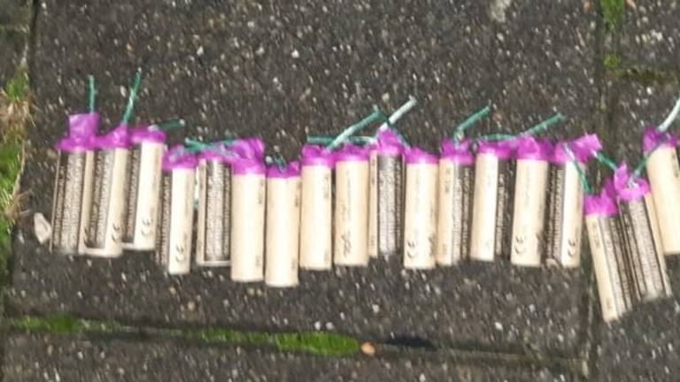 De jongen had achttien nitraten op zak. (Foto: Politie)