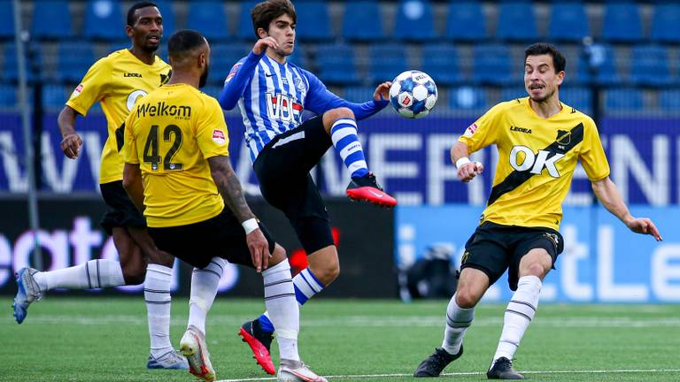 De Brabantse derby tussen FC Eindhoven en NAC (foto: OrangePictures).