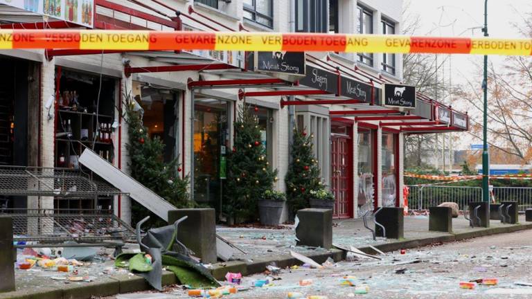 Schade bij de supermarkt in Heeswijk-Dinther.